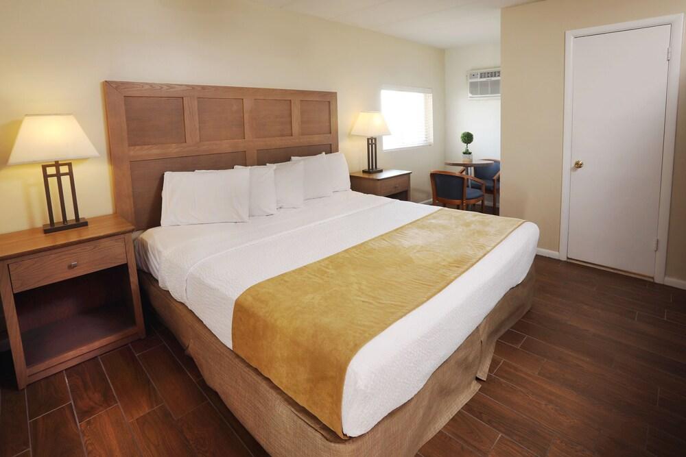 Matador Oceanfront Resort photo 4