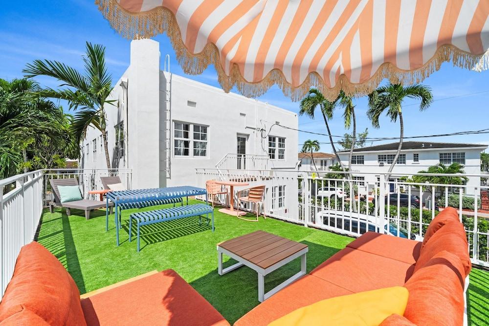 Blue Flamingo Suites photo 10