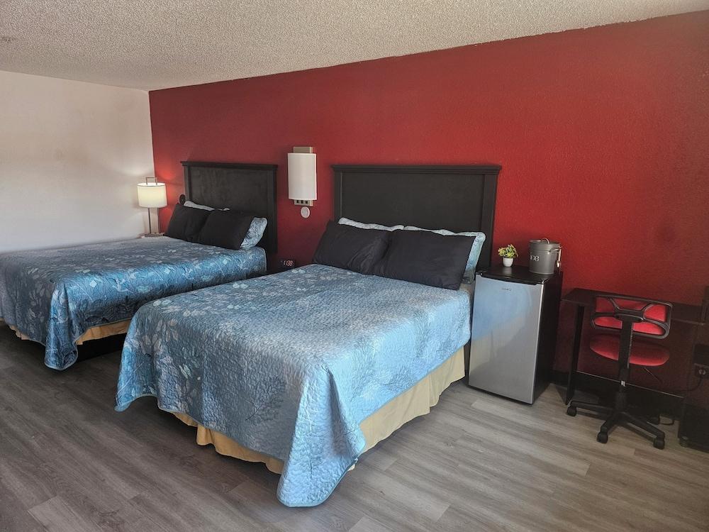 Rose City Inn and Suites photo 8