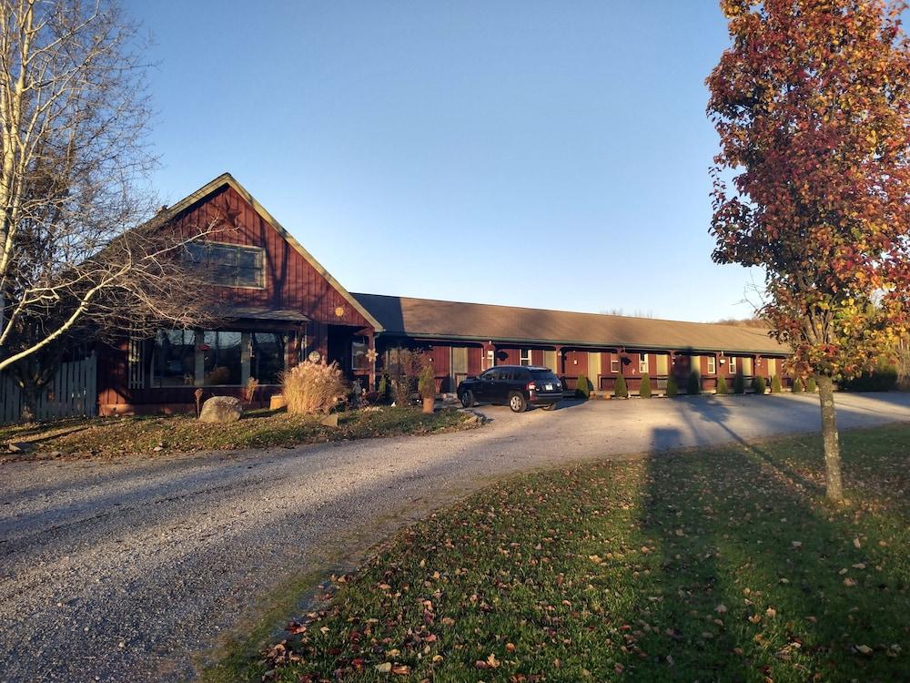 The Meadowlark Inn photo 34