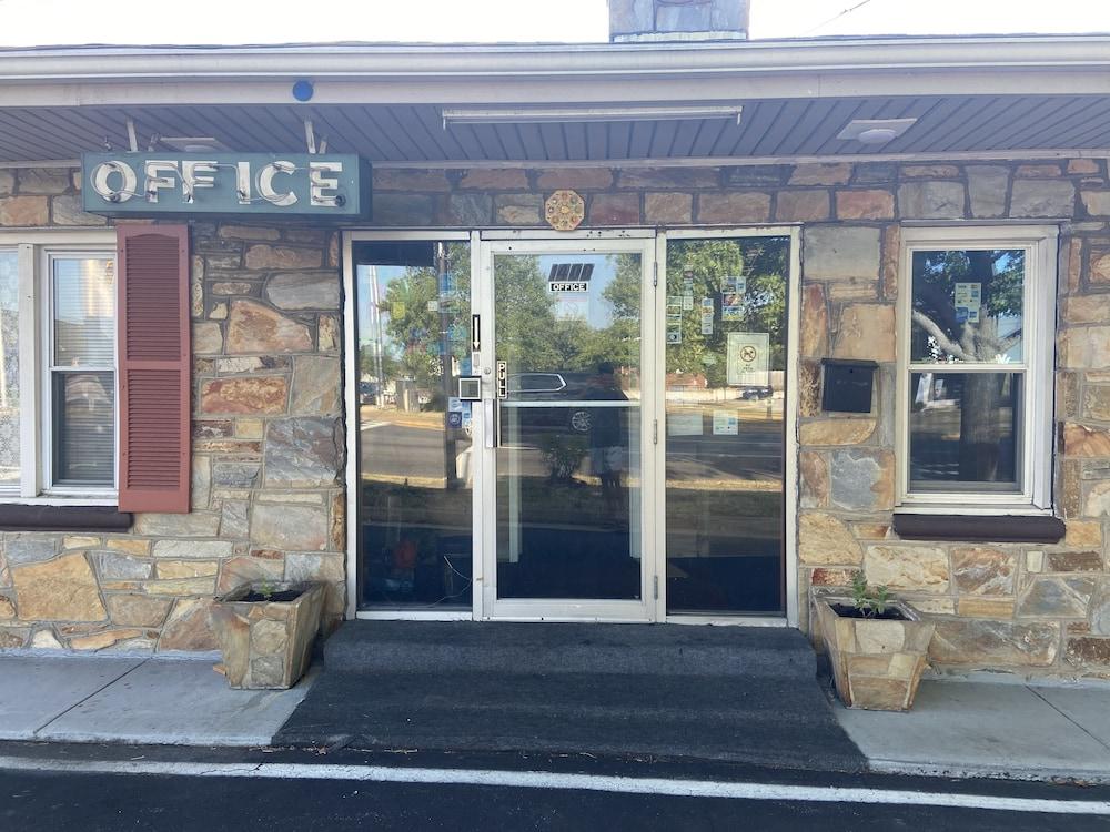 Gateway Inn photo 2