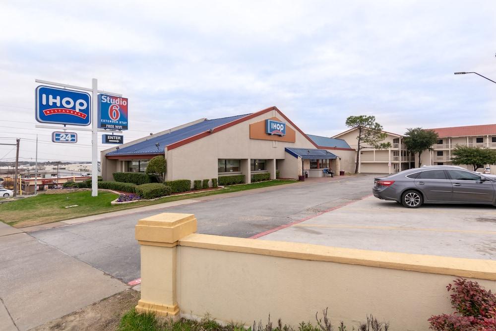 Studio 6 Fort Worth, TX - West Medical Center photo 29