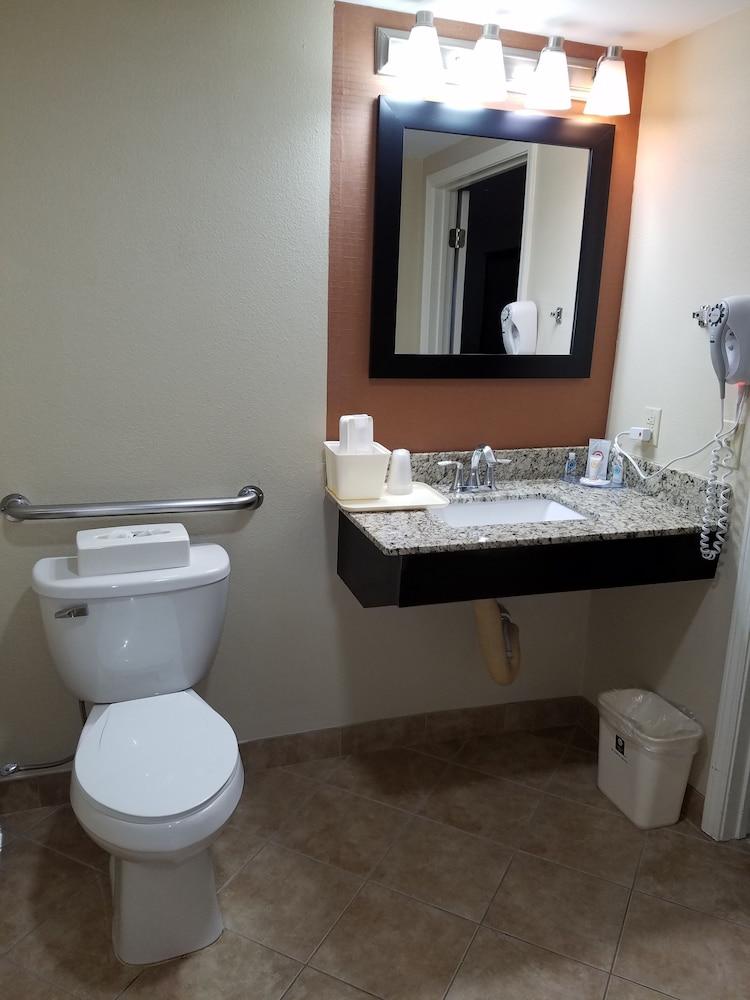 Comfort Inn North of Asheville photo 54