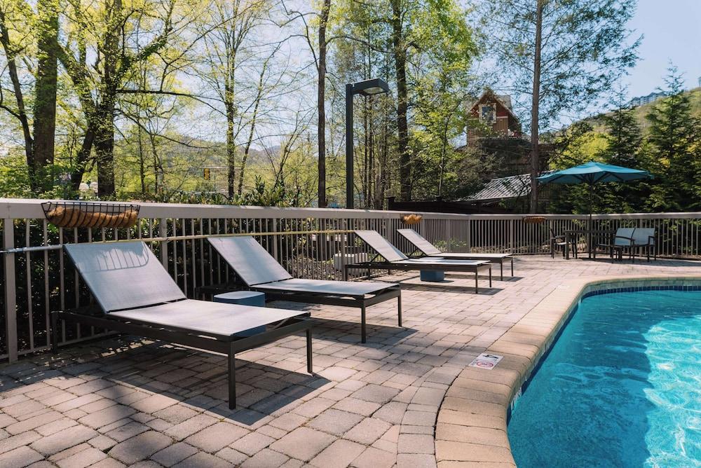 Hampton Inn Gatlinburg photo 19