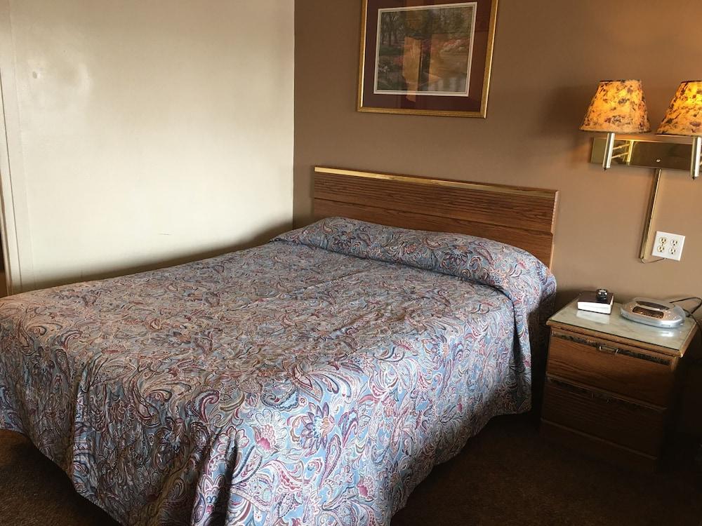 Thunderbird Motel photo 11