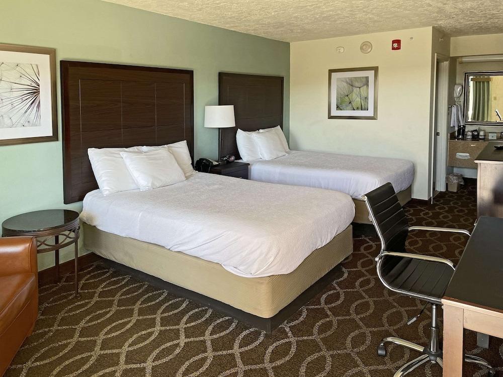 Quality Inn Clinton North photo 23