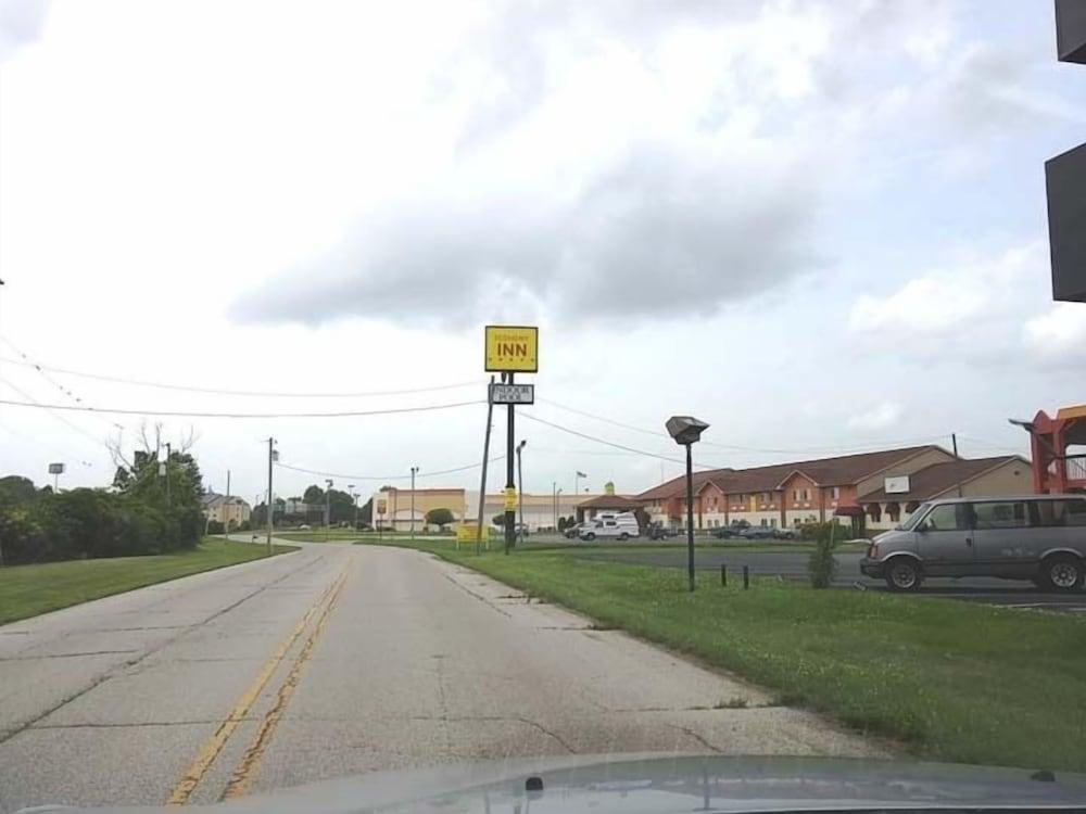 Economy Inn photo 16