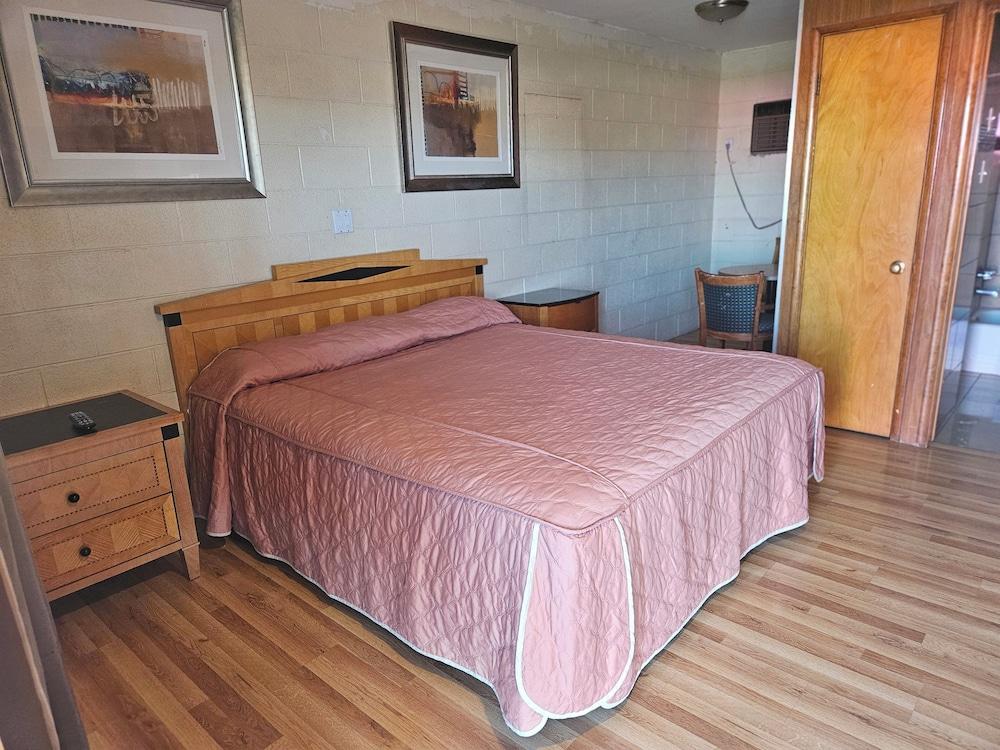Branding Iron Motel photo 10