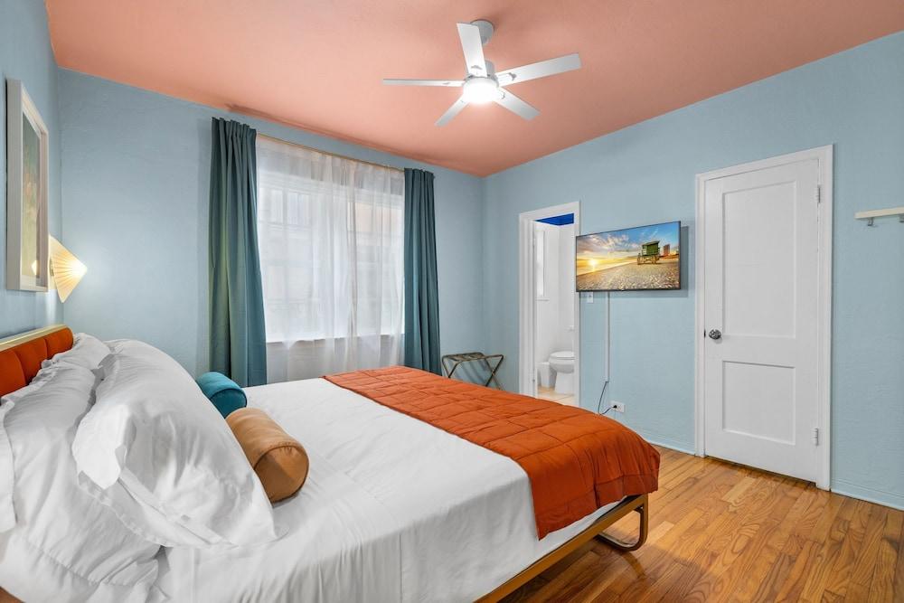 Blue Flamingo Suites photo 97