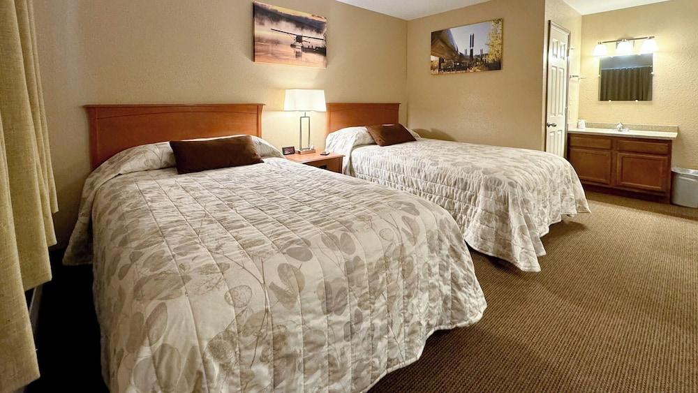 Young's Motel photo 14
