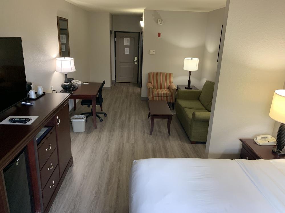 Country Inn & Suites by Radisson, Jacksonville West, FL photo 35