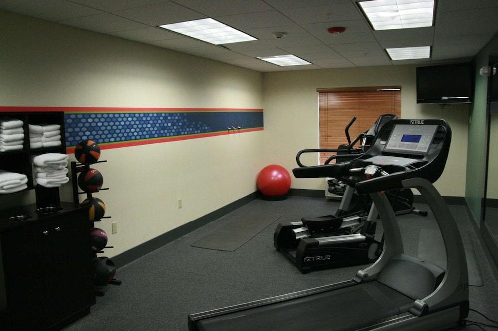 Hampton Inn Brentwood photo 25