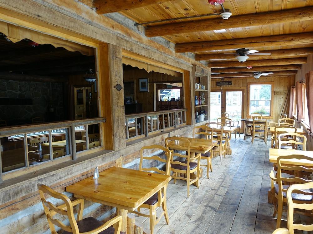 The Twin Lakes Inn photo 12