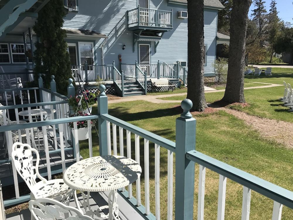 Harbor Light Inn photo 90