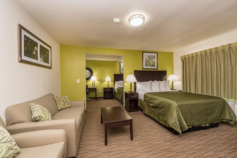 Sundowner Motel photo 26
