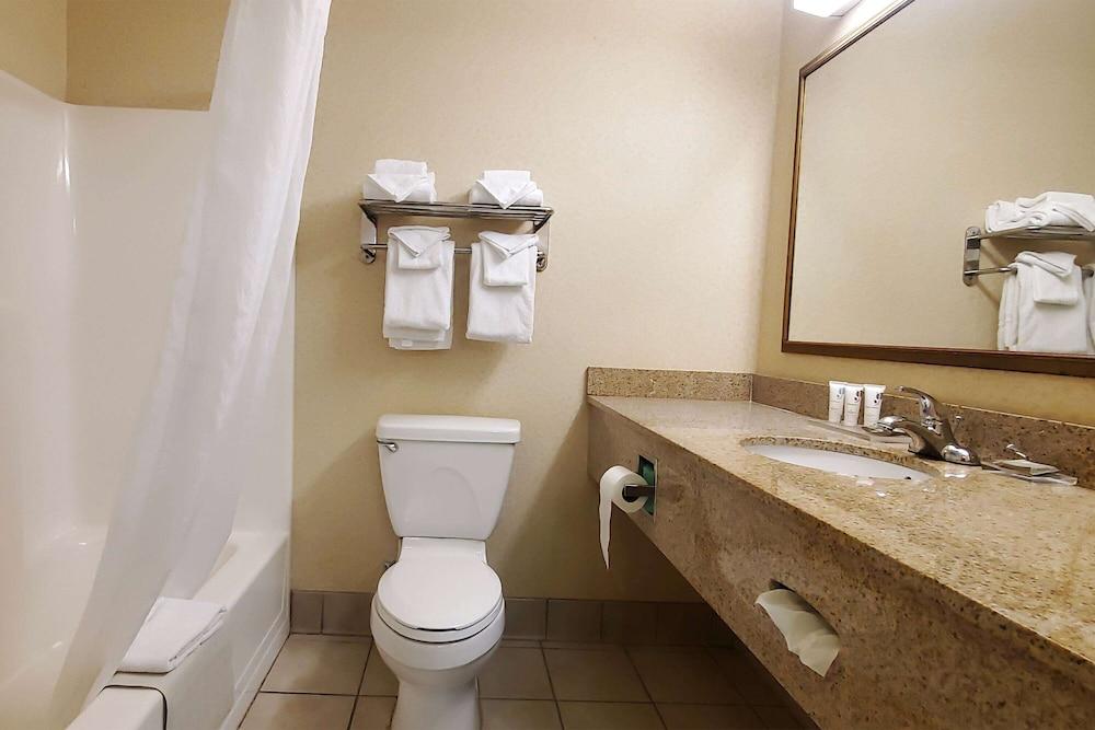 Wingate by Wyndham Youngstown/Austintown photo 35