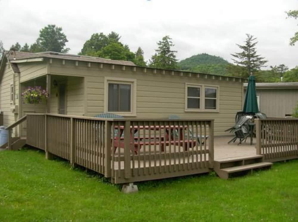 Lake George Diamond Cove photo 44