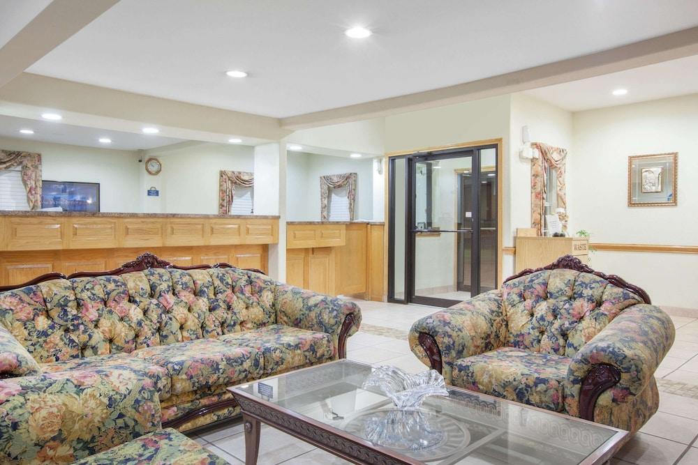 Days Inn by Wyndham Centerville photo 14