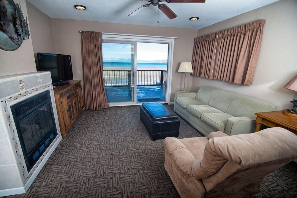 Beachcomber Inn photo 57