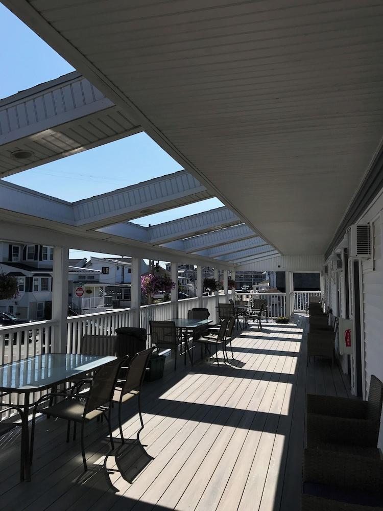 Blue Jay Motel photo 3