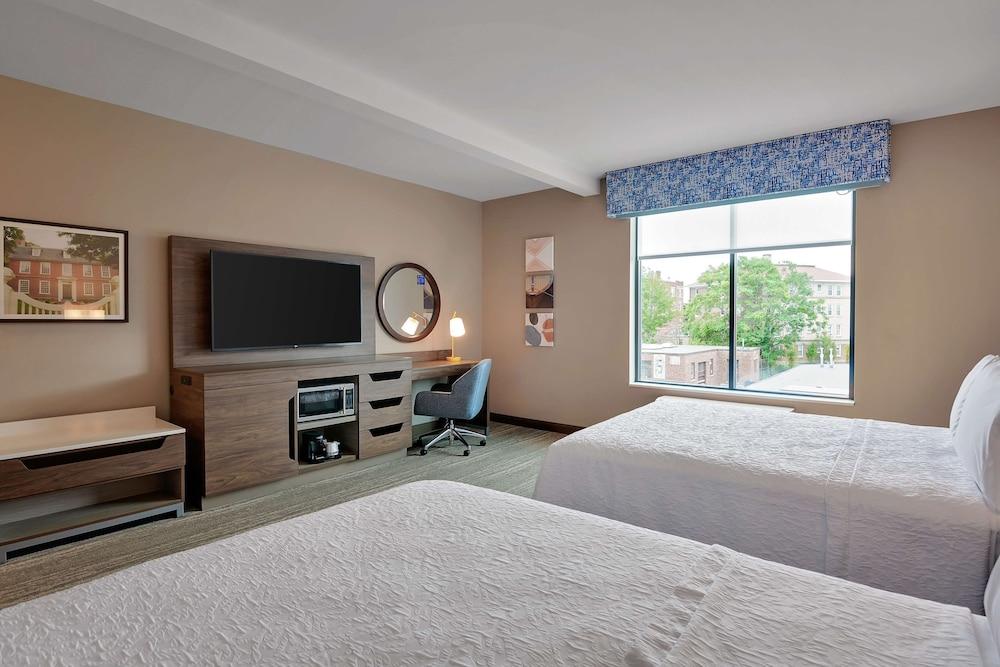 Hampton Inn Salem Boston photo 12