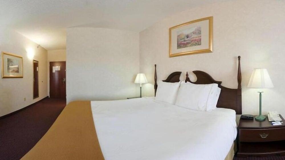 Holiday Inn Express Hotel & Suites Dayton West - Brookville by IHG photo 28