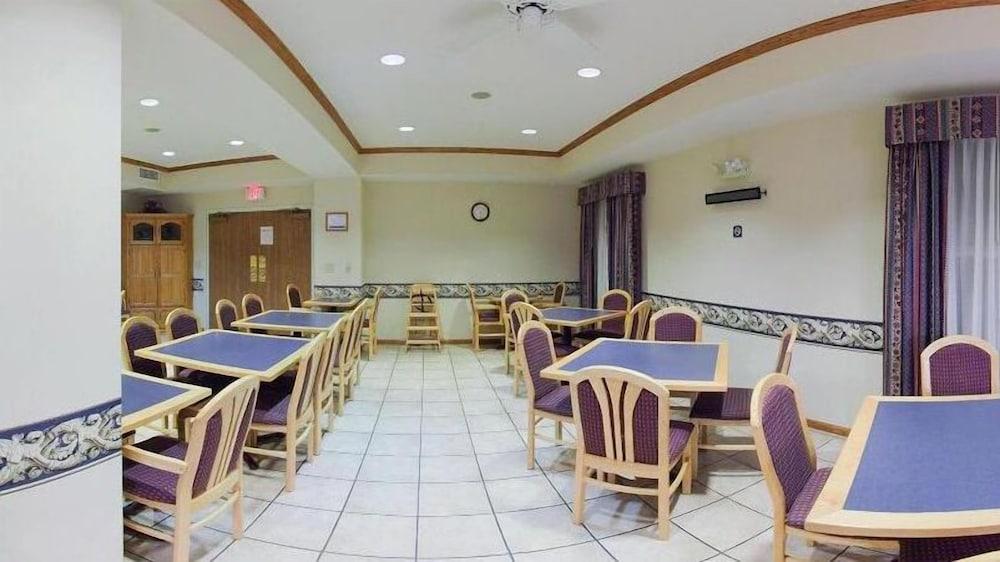 Abilene Inn & Suites photo 2