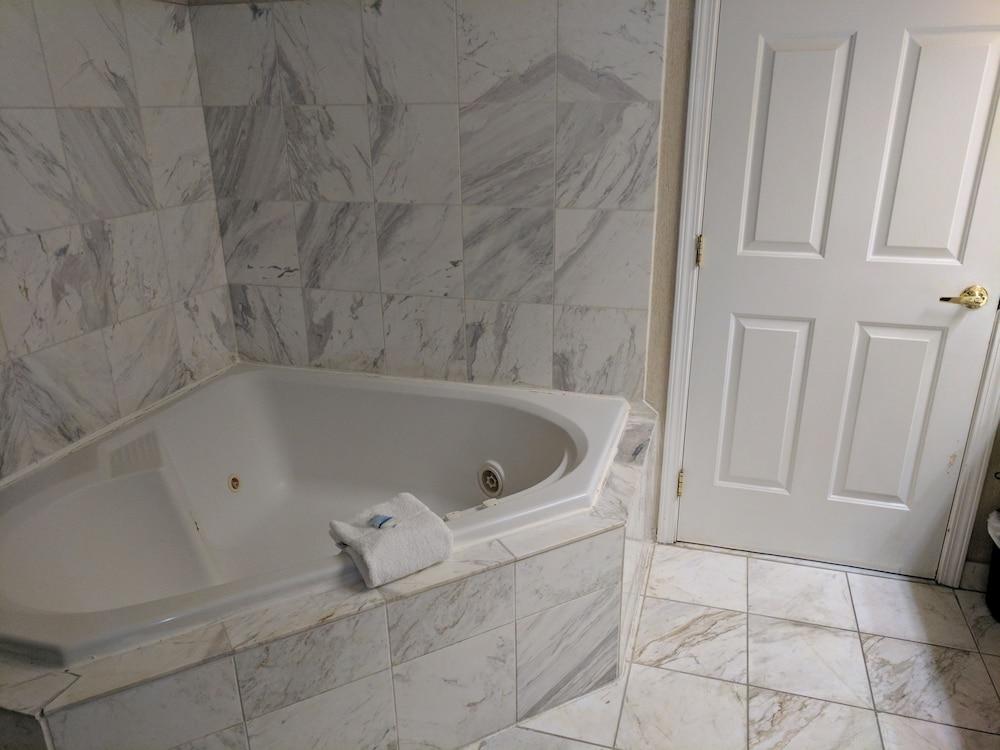 Sleep Inn & Suites Oregon - Toledo photo 43