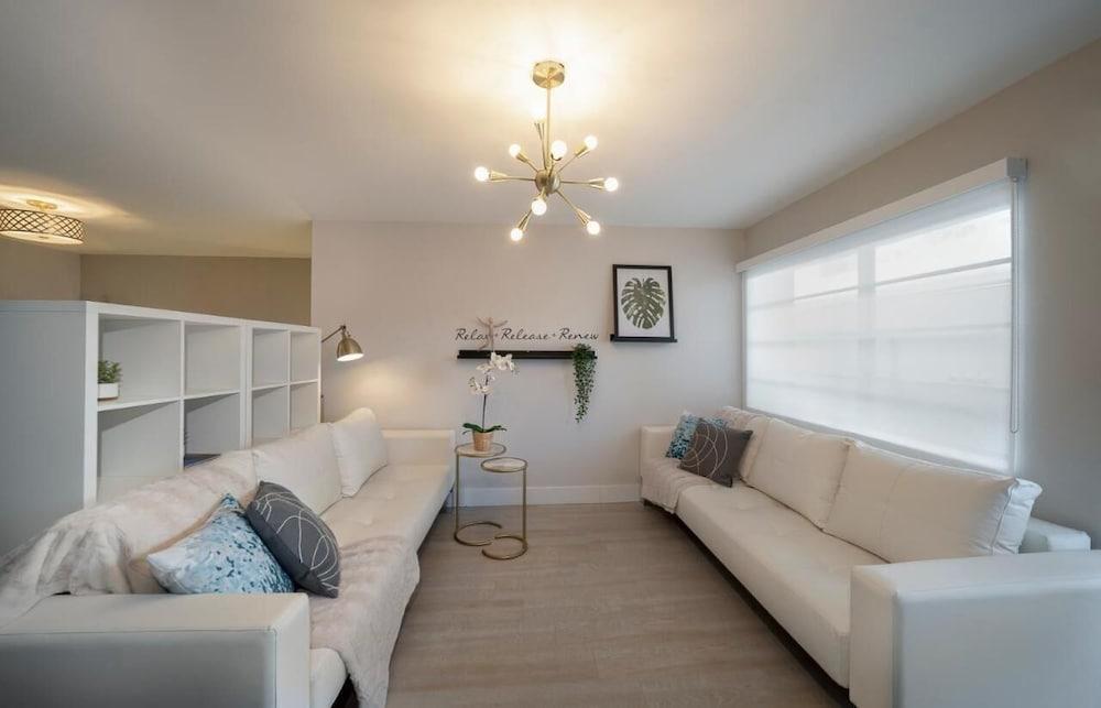 Strand Ocean Drive Suites photo 47
