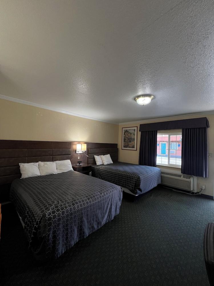 Budget inn photo 10
