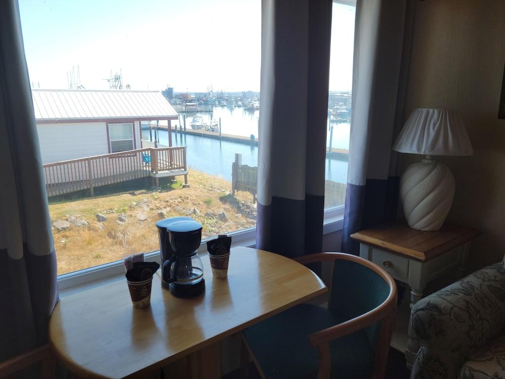 Islander Westport photo 9
