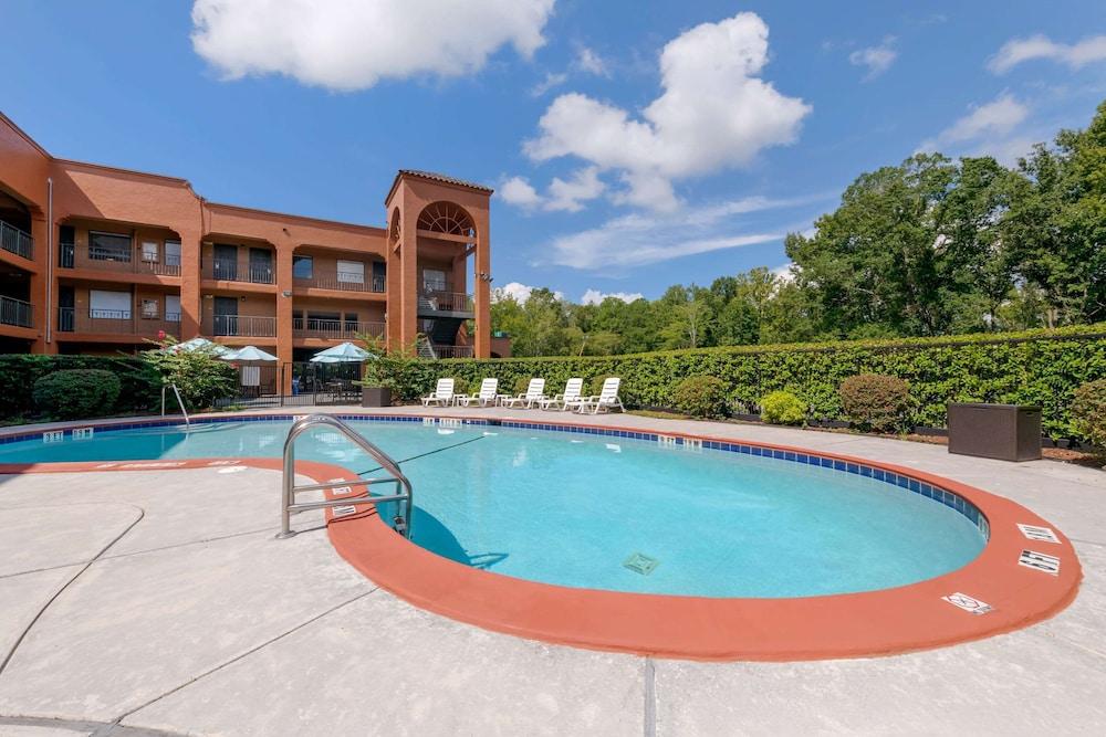 Quality Inn & Suites Jacksonville-Baymeadows photo 16