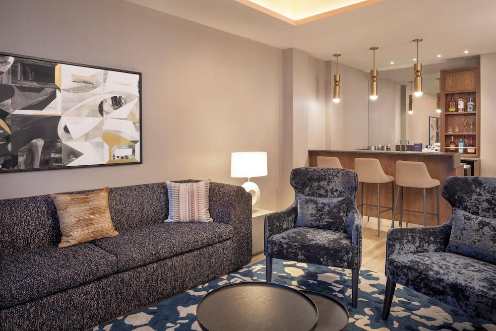 Caesars Republic Scottsdale, a Hilton Hotel photo 28