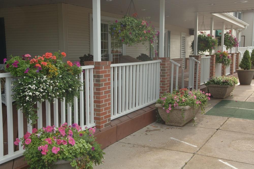 Best Western Plus University Park Inn & Suites photo 28