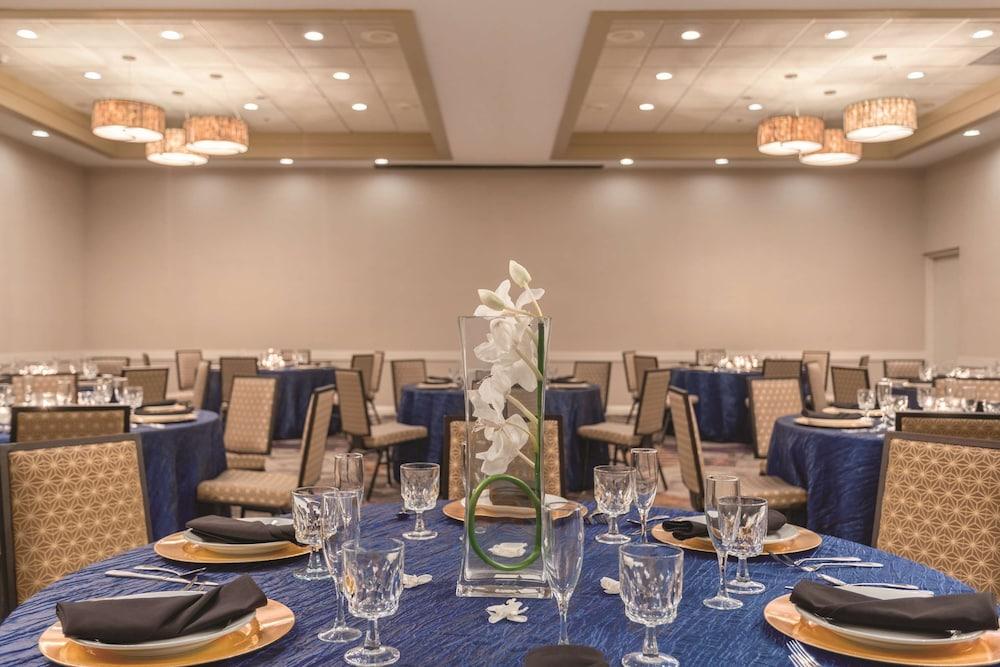 Embassy Suites by Hilton Orlando International Dr ICON Park photo 23