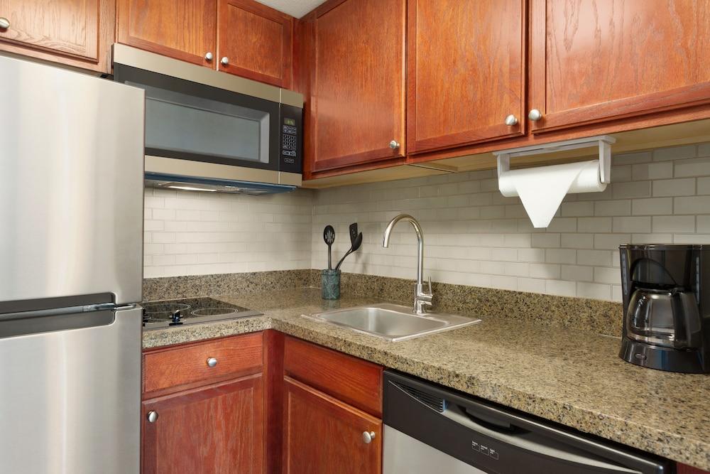 Staybridge Suites Tampa East - Brandon by IHG photo 6
