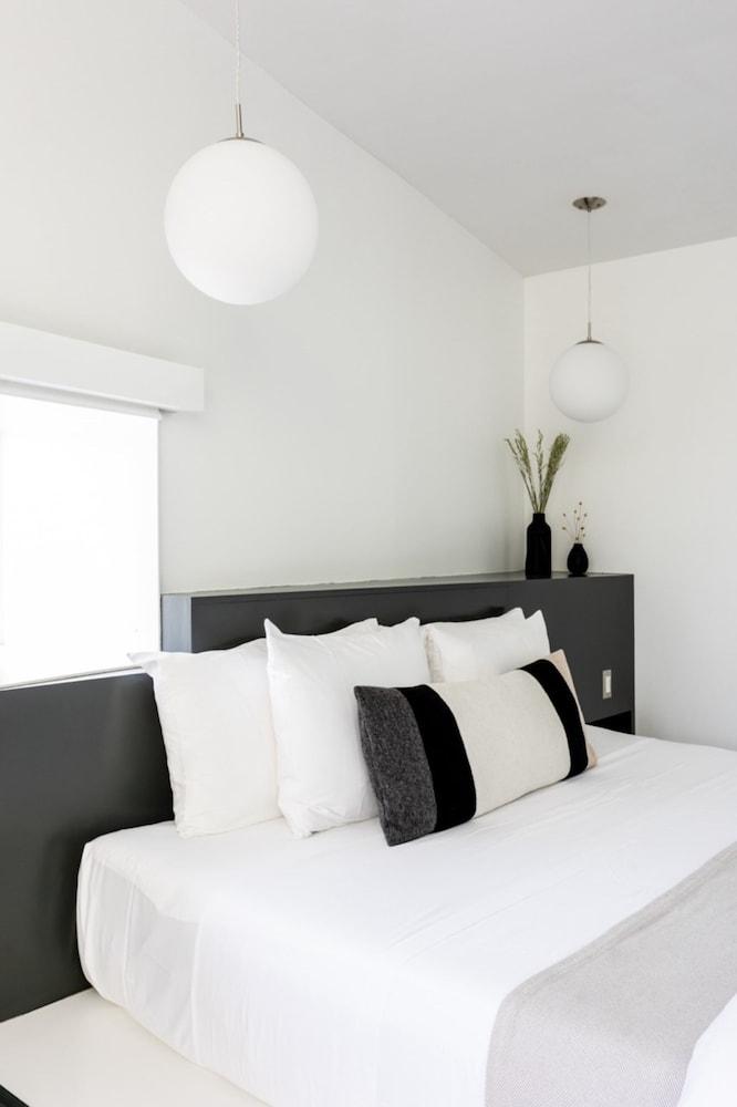 Frame Hotel - Treehouse photo 23