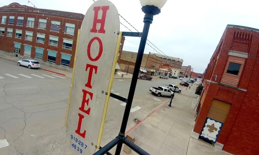 Historic Whiting Hotel Suites — hotel in Pawhuska