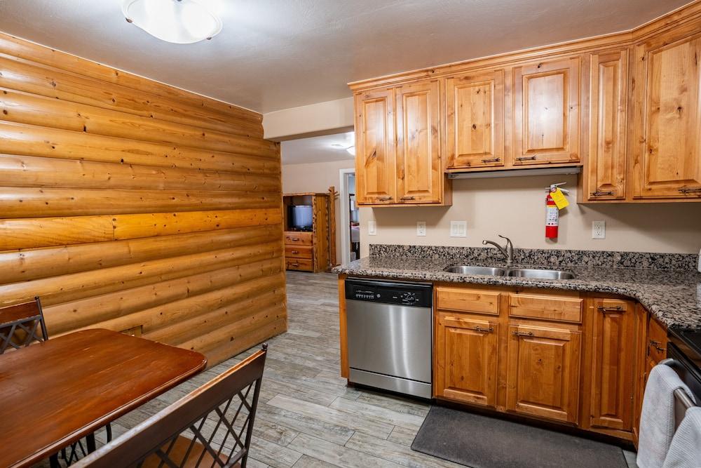 Petty Ranch Inn photo 55