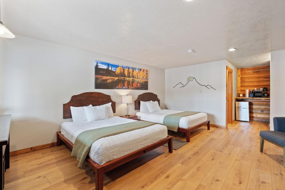 Duck Creek Village Inn photo 11