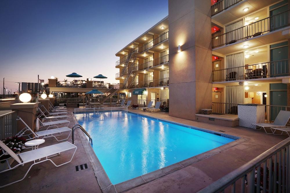 Aquarius Oceanfront Inn photo 4