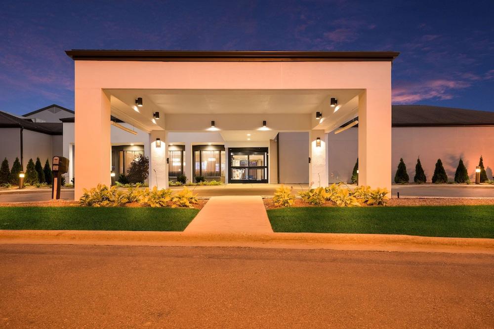 Sonesta Select Detroit Auburn Hills photo 46