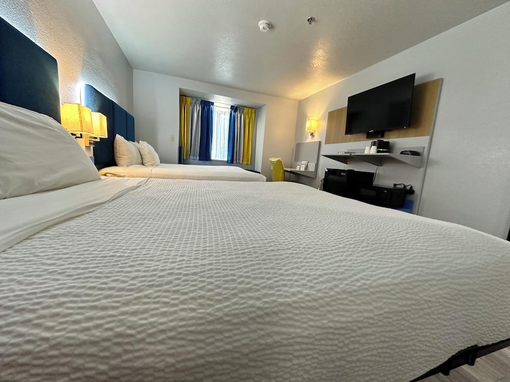 Microtel Inn by Wyndham Gallup photo 7