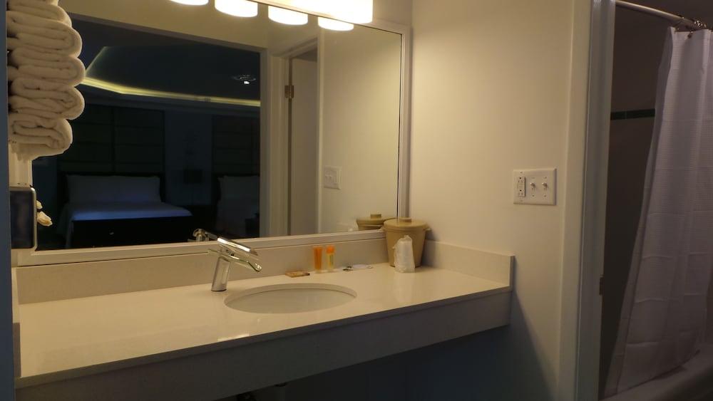 Island House Hotel photo 64