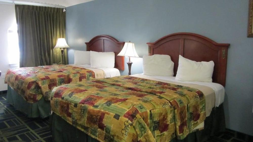 Regency Inn photo 12