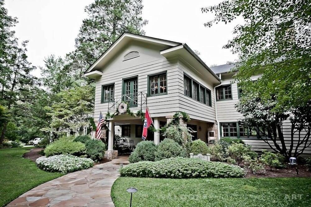RT Lodge photo 1