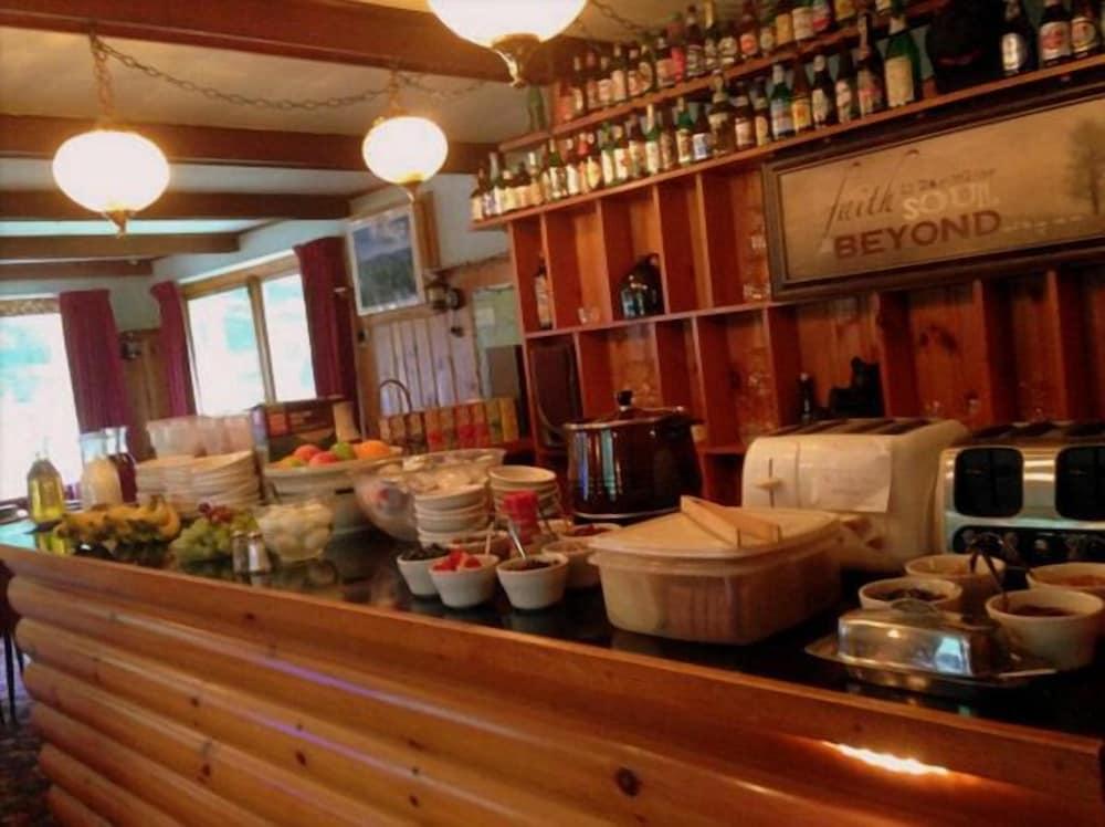 ADK Trail Inn photo 37