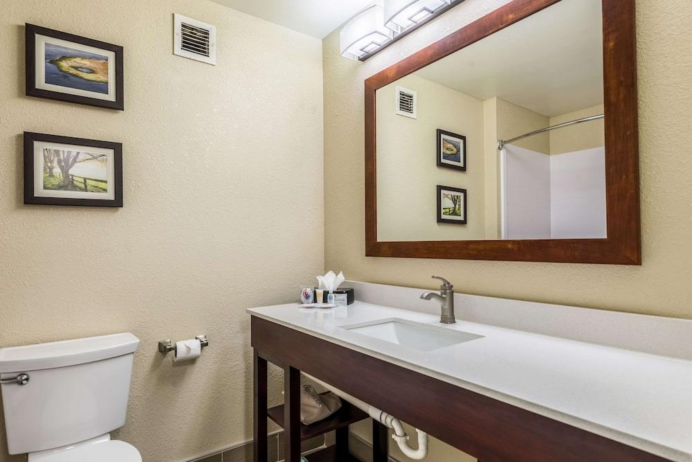 Comfort Inn & Suites Dayton North photo 20