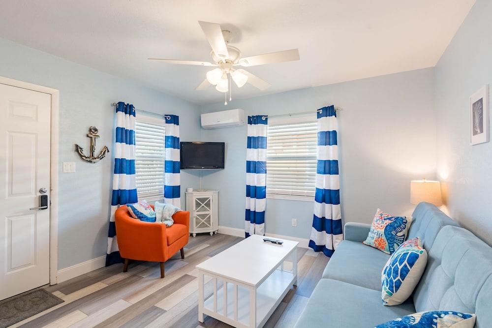 Upham Beach Inn photo 2