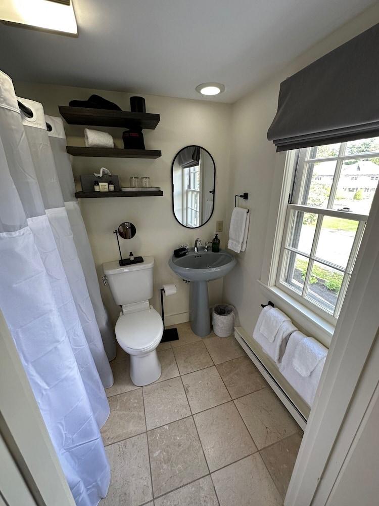 Inn at Perkins Cove photo 61